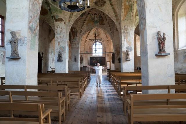 Anneli Kanto kävi romaaniaan kirjoittaessaan Hattulan kirkossa useasti.