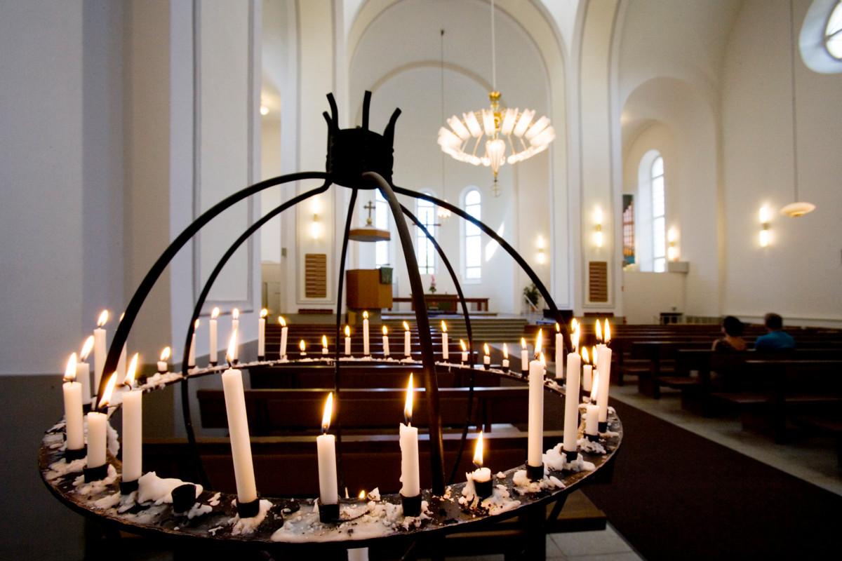 Vuonna 2022 Suomenlinnan kirkossa vieraili noin 110 000 kävijää, joista noin 71 000 kesä–elokuussa.