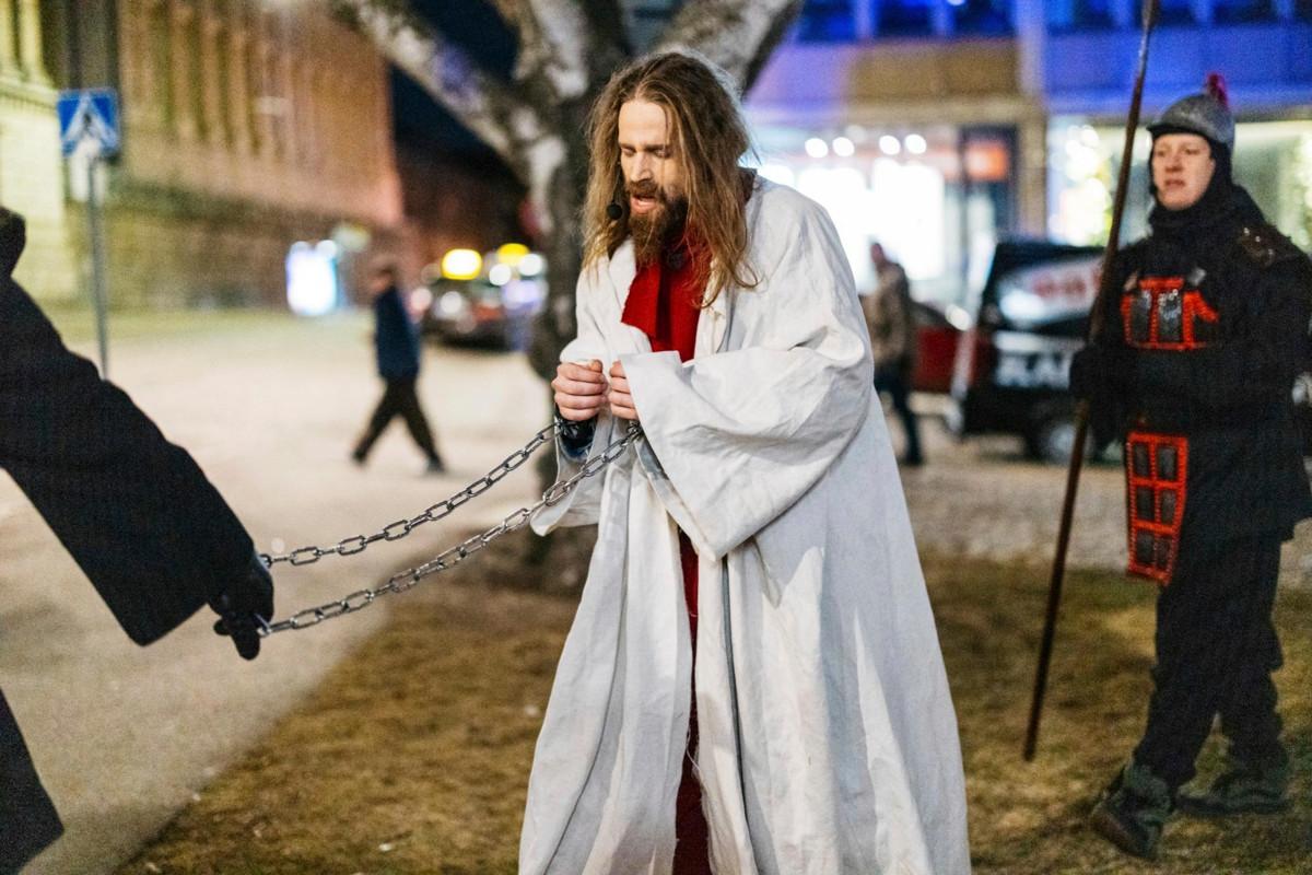 Jeesusta lähdetään viemään. Roolissa Panu Haavisto vuonna 2023. Kuva: Jani Laukkanen.