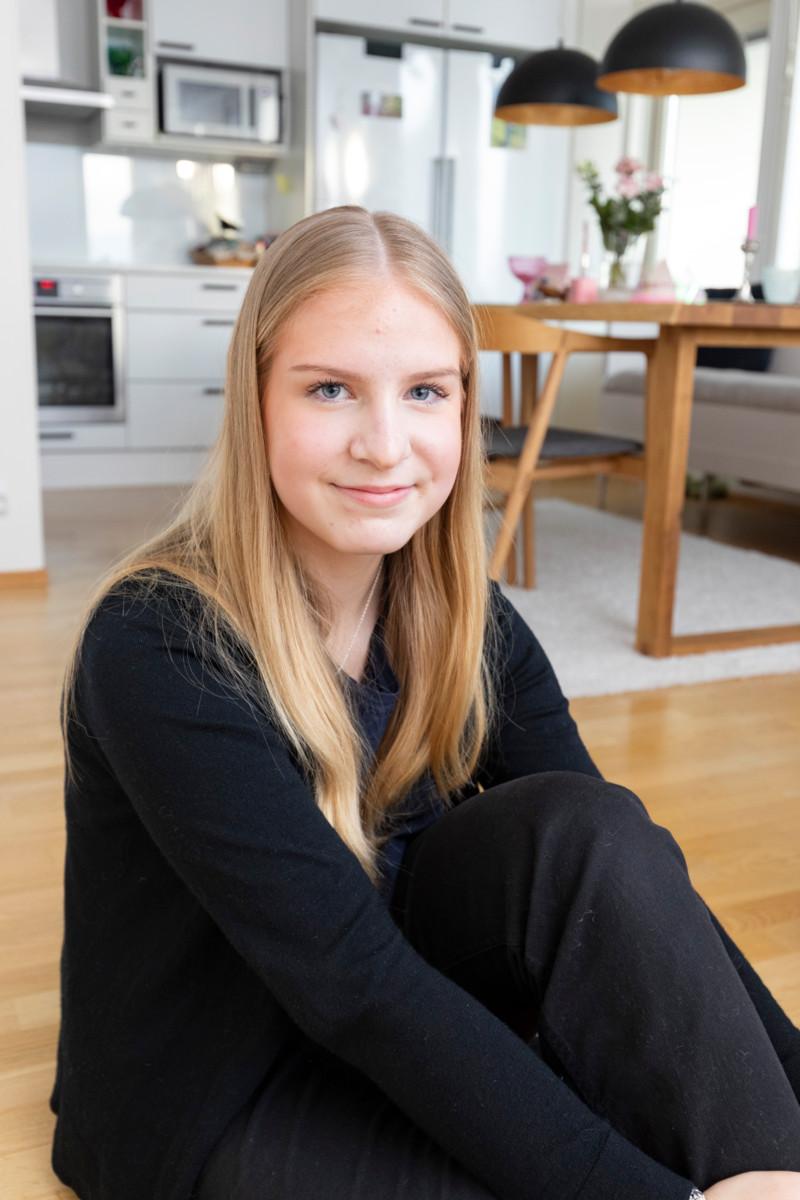 Fanny Vaappo käy ruotsinkielistä koulua, mutta halusi mennä suomenkieliselle riparille.