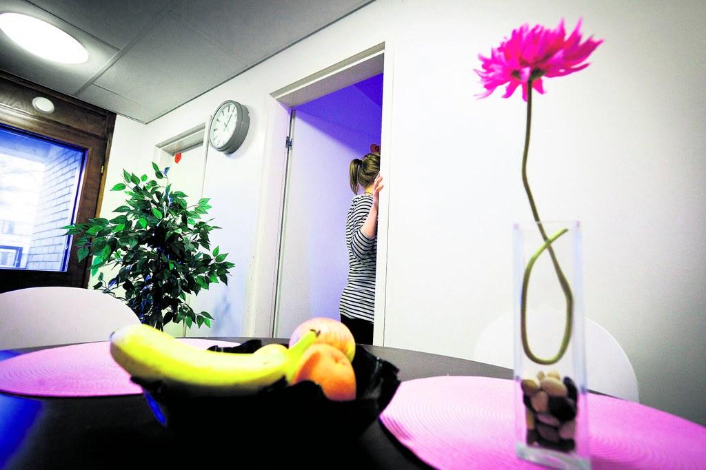 Tyttöjen koti. Lehtisaaren nuorisokodissa satsataan kodinomaisuuteen. Seurakuntayhtymän omistamassa nuorisokodissa on hoidettu vuosikymmenten aikana yli tuhatta tyttöä. Paikkoja on tällä hetkellä 12.