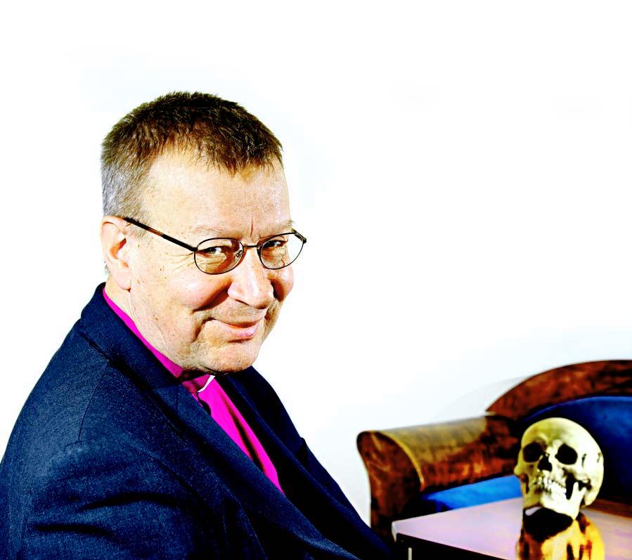 Pitkä, matalaääninen miespiispa?