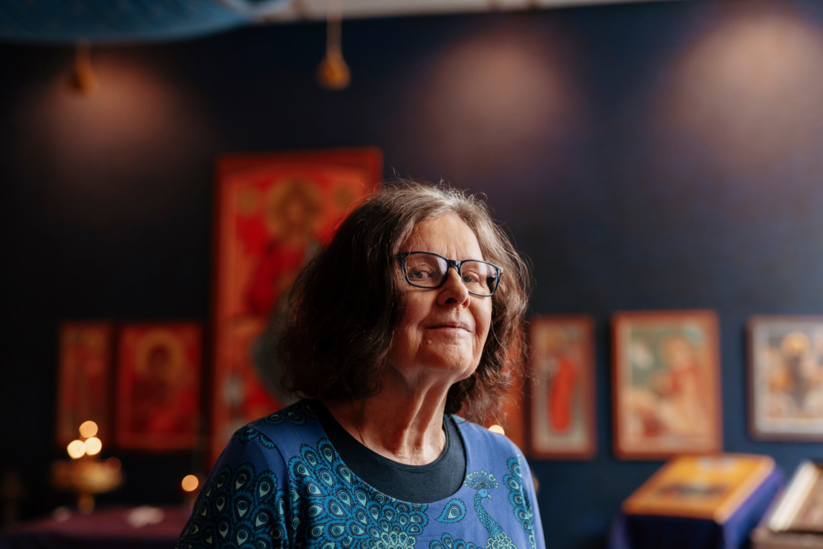 Anja Ghisellin koti­kirkko on Pyhän Viisauden kappeli. Se sijaitsee kulttuurikeskus Sofiassa Vuosaaressa.