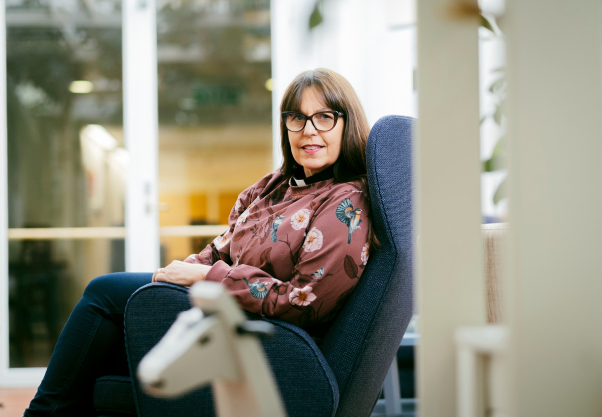 – Sopiva hetki leirille voi olla yhtä hyvin puolen vuoden tai kahden vuoden päästä menetyksestä, sairaalapappi Maarit Nissinen sanoo. Kuva: Antti Rintala