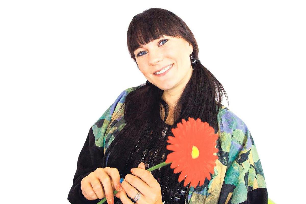 Mira Luoti voi puhua äitinsä kanssa melkein kaikesta. Viime aikoina äitiä ja tytärtä on puhuttanut puutarhanhoito.