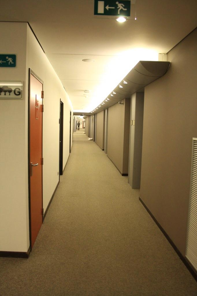 EU-parlamentissa Brysselissä riittää käytäviä.