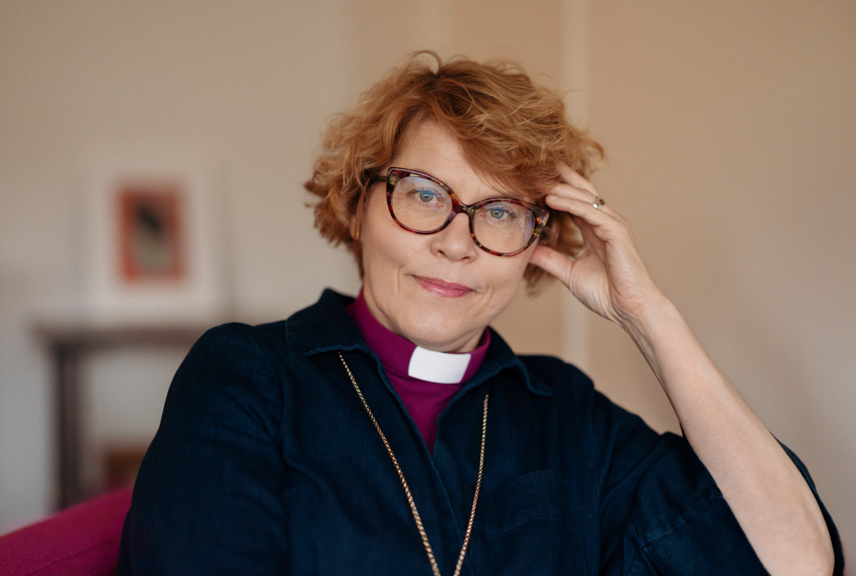 ”Myös oikeutettu sota rikkoo Jumalan ihmiselle tahtoman ja tarkoittaman rauhantilan”, piispa Kaisamari Hintikka sanoo.