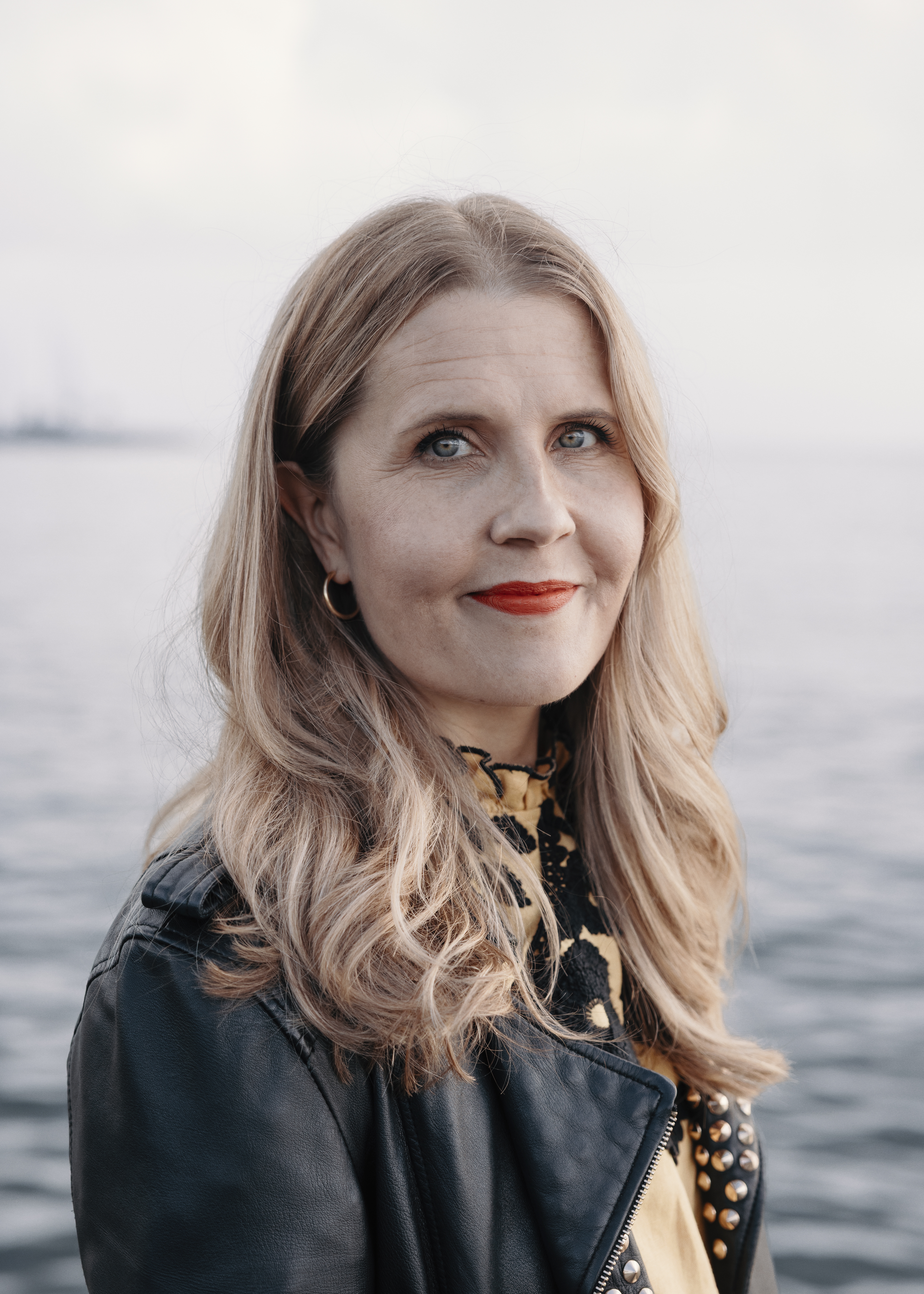 Alli Haapasalon Tytöt tytöt tytöt -elokuva voitti ensimmäisenä suomalaiselokuvana Sundancen elokuvajuhlien World Cinema Dramatic Audience Award -yleisöpalkinnon. Haapasalo sai elokuvasta myös parhaan ohjauksen Jussi-palkinnon vuonna 2023.