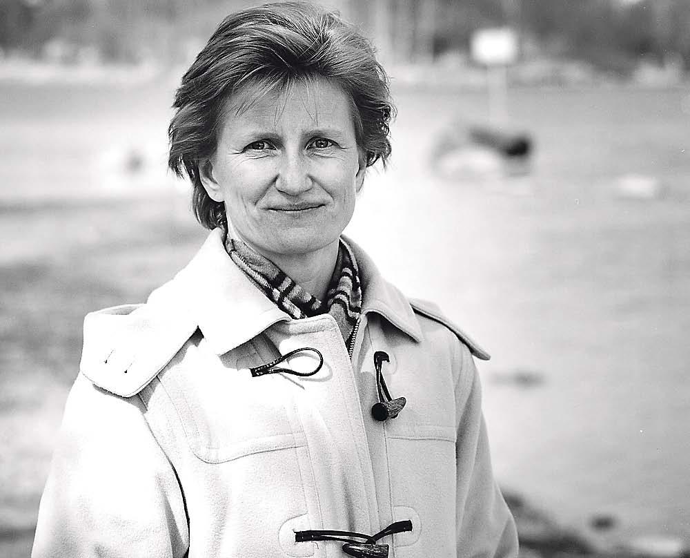 Minna Lindgren on kirjoittanut ääneennaurattavan romaanin palvelutalosta.
