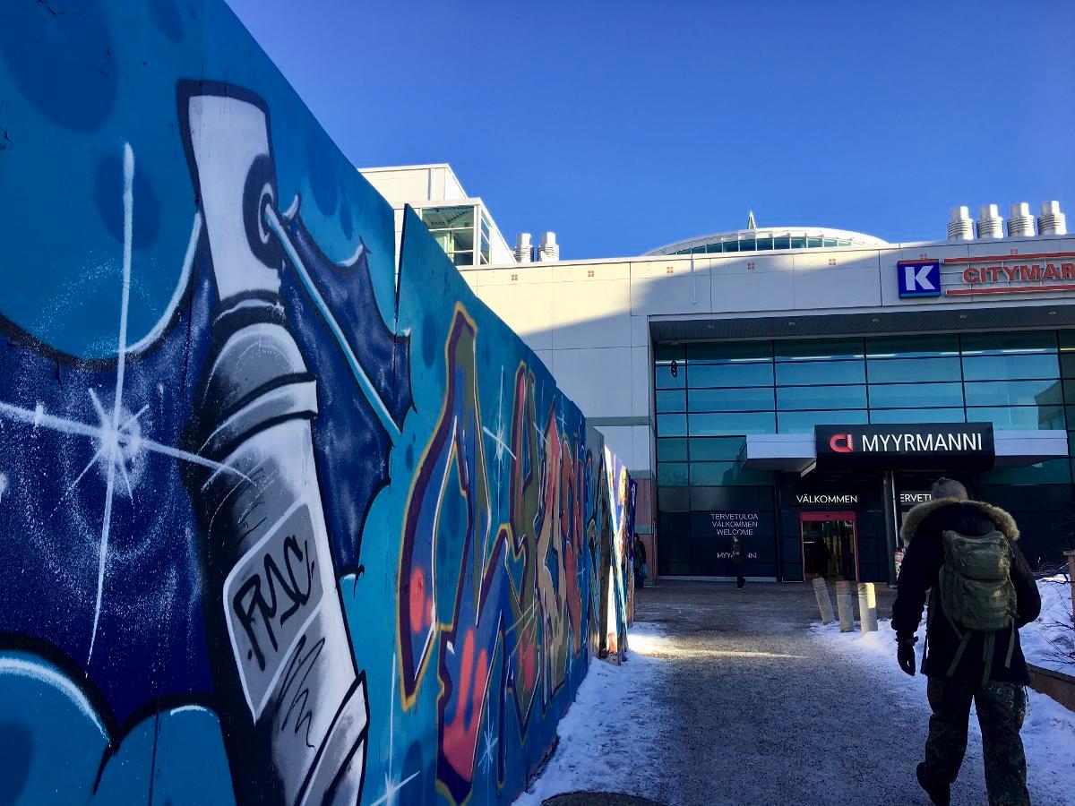 Myyrmäessä sijaitsee yksi Vantaan suurimmista graffitiseinistä.
