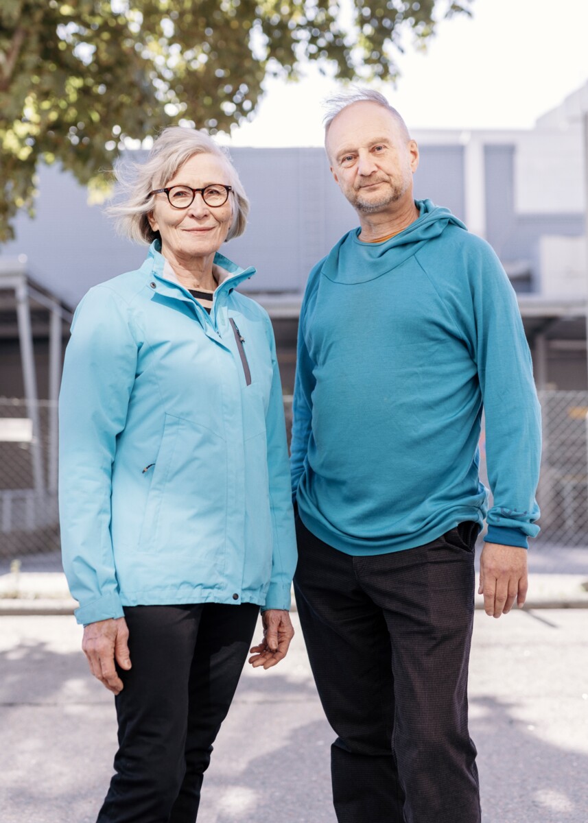 Saattohoidon vapaaehtoinen voi toivoa, että seurakunta ja kotisairaala osoittavat hänelle saatettavan esimerkiksi omasta kaupunginosasta. Marja Mutanen ja Jussi Riku Helander asuvat molemmat Itä-Helsingissä. 