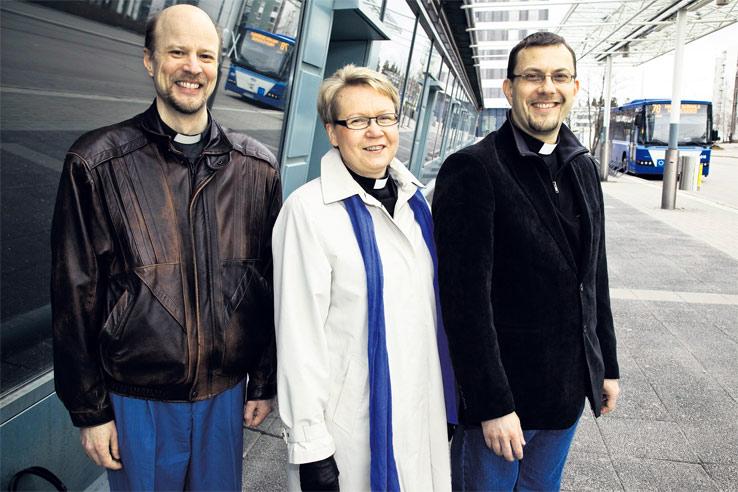 Vuosaaren parhaaksi. Juhani Koskelin, Eija Kallinen ja Jussi Mäkelä esittäytyvät omilla verkkosivuillaan osoitteissa www.juhanikoskelin.com, www.eijakallinen.net ja www.jussimakela.info. Kuva: Jukka Granström
