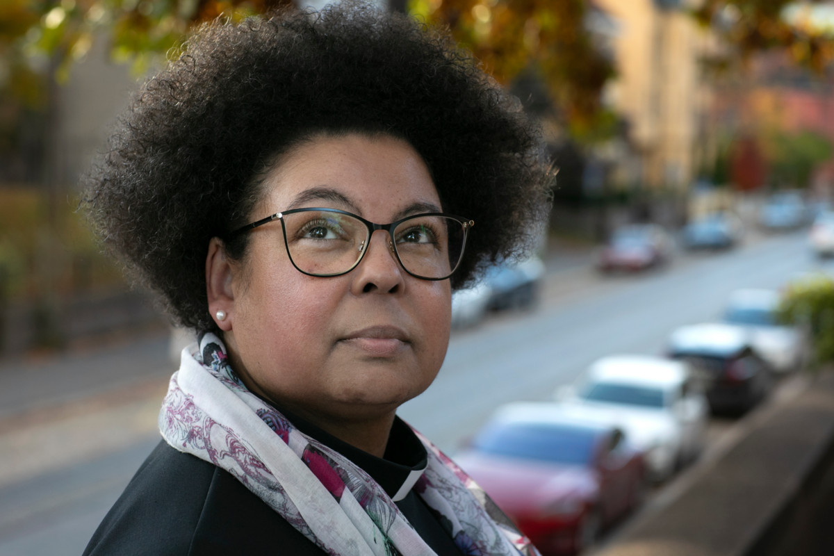 Anglikaanisen seurakunnan kirkkoherrana tänä syksynä aloittanut Maria Obafemi-Onuigbo on työskennellyt myös evankelis-luterilaisessa kirkossa diakoniatyöntekijänä ja pappina.