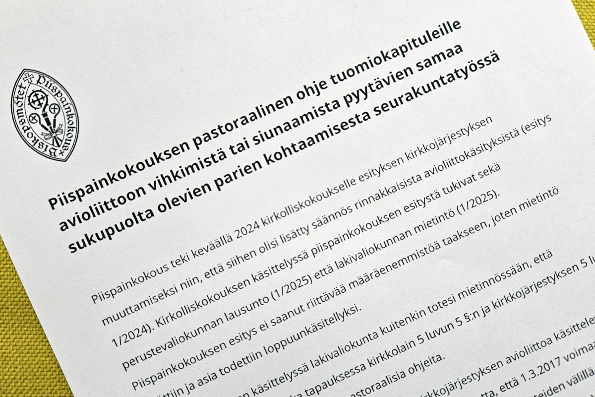 Piispainkokous antoi 3. kesäkuuta sateenkaarivihkimisiä koskevan ohjeen, johon kirkolliskokousedustajat ovat ottaneet kantaa puolesta ja vastaan.  