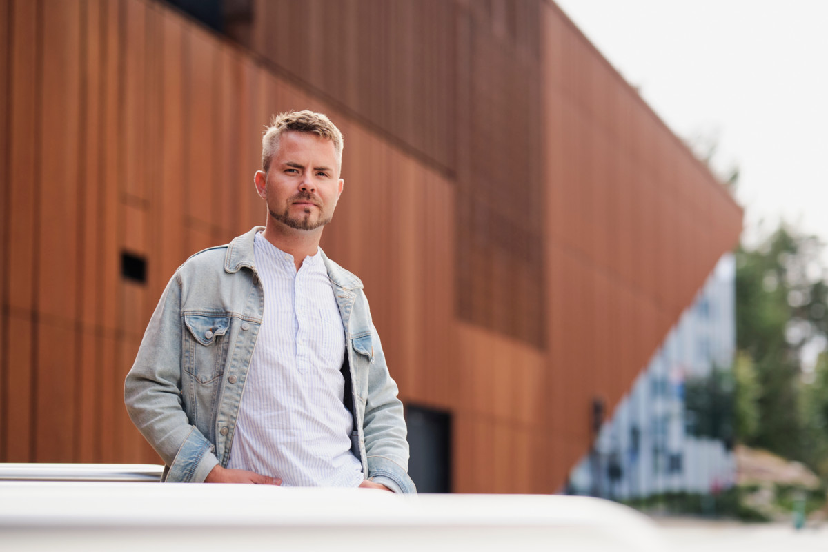 Patrick Tiainen sanoo, ettei ole koskaan onnistunut kyseenalaistamaan Jumalan olemassaoloa.