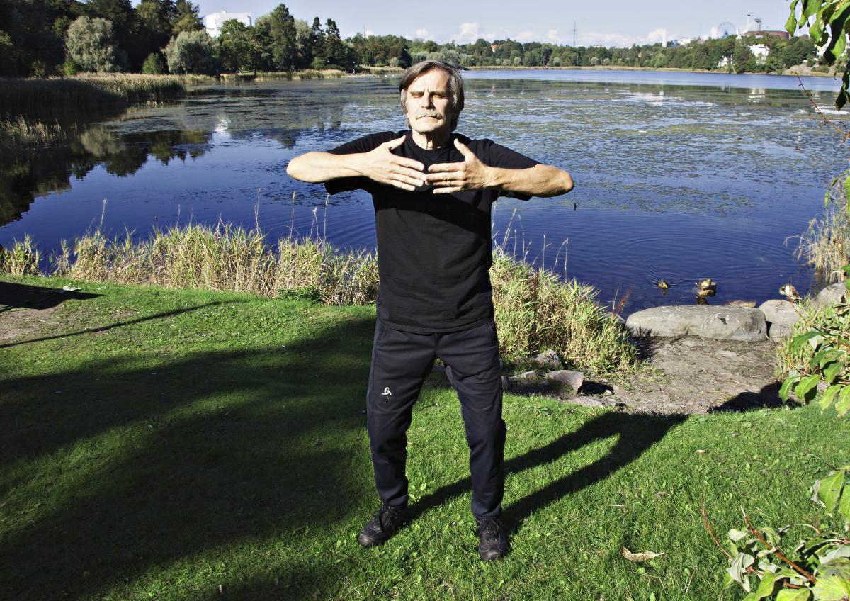 – Rukouksessa on läsnä ihmisen ruumis, sielu ja henki, Lauri Maarala sanoo. Kuva: Sirpa Päivinen