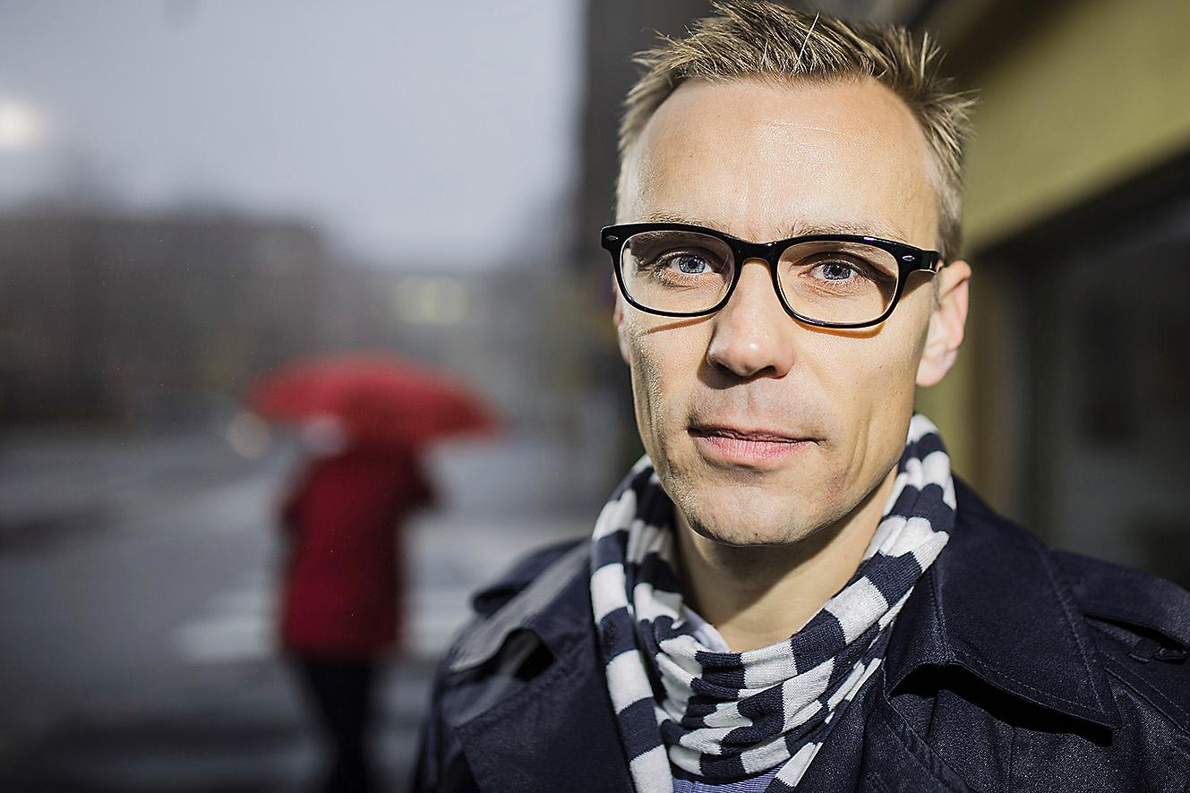 Kevennystä. Sami Ojalan mielestä kirkolla ei ole enää varaa nykyisen kaltaiseen raskaaseen hallintoon.
