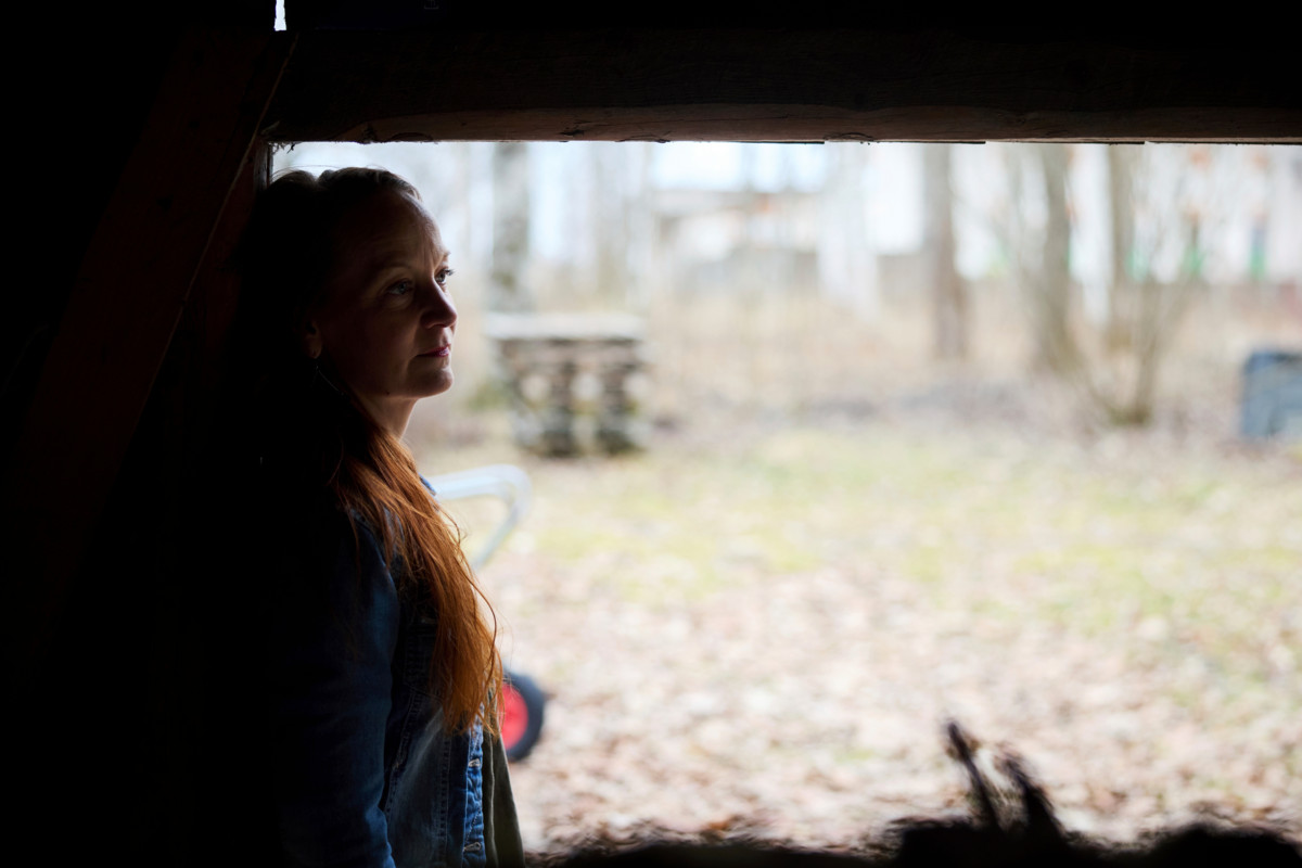 ”Kun ei tunnista omia tunteitaan, kosketus omaan ydinolemukseen jää vajaaksi tai syntymättä”, Miia Moisio sanoo.