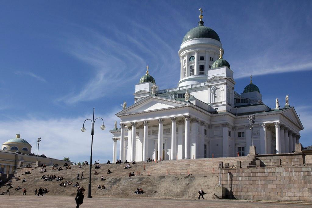 Helsingin seurakuntien talouteen vaikuttaa muun muassa se, että seurakunnat lakkasivat saamasta osuutta yhteisöveron tuotosta vuoden 2016 alusta. Kuva: Aarne Ormio/Kirkon kuvapankki.