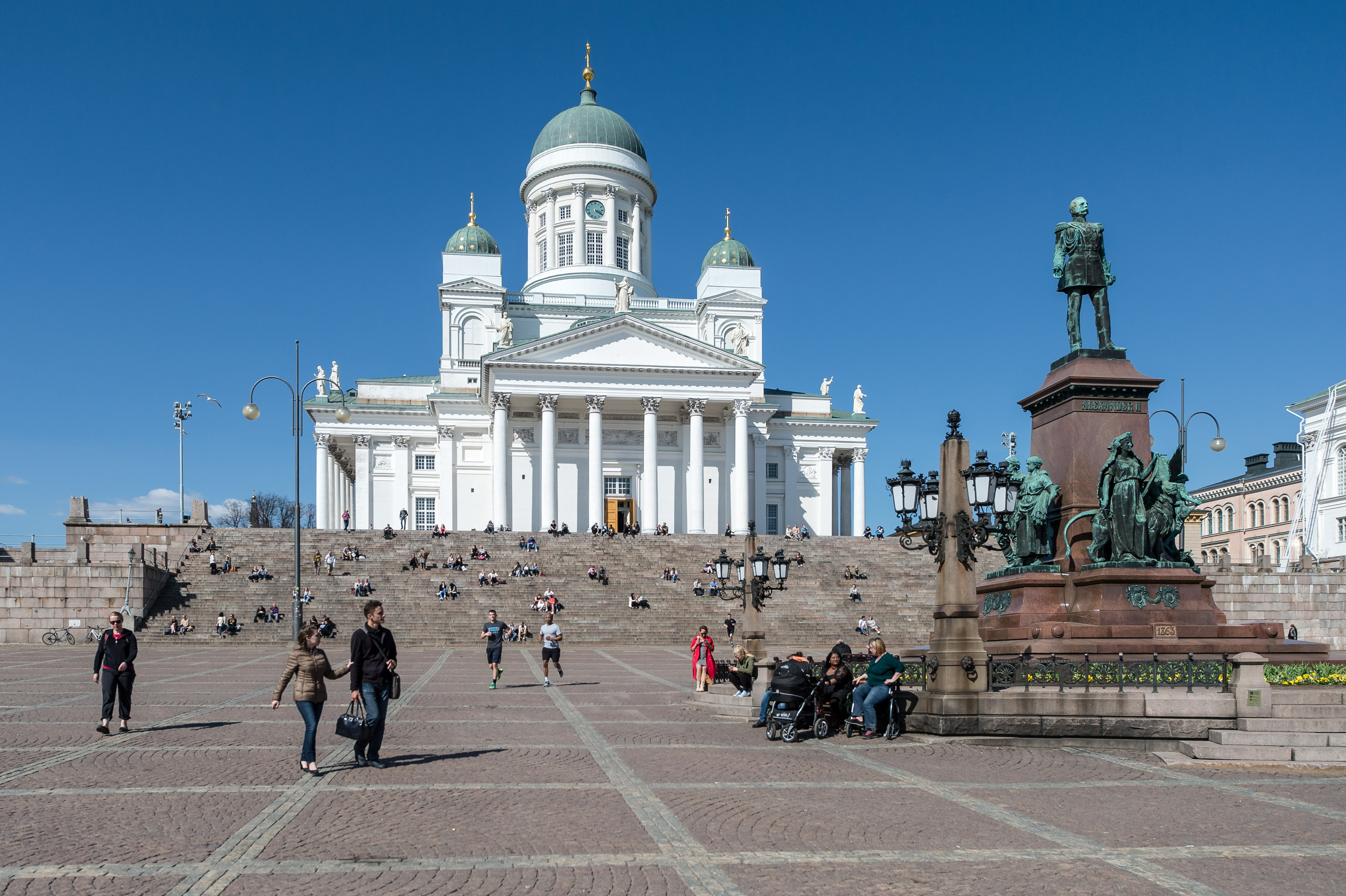 Helsingin Senaatintorilla kuullaan monenlaisia musiikkiesityksiä Kirkon musiikkijuhlilla 19.–21. toukokuuta.