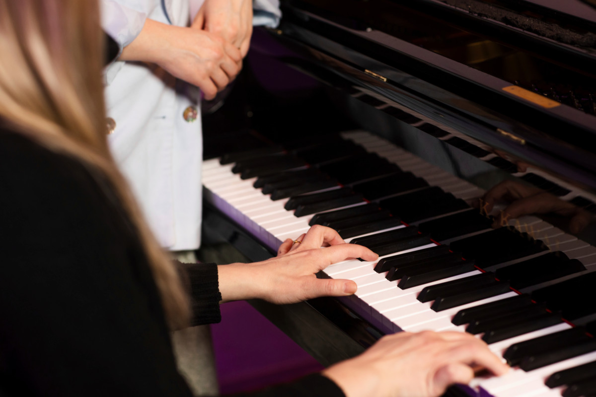 Pääsiäistrilogian kaikkia osia yhdistää se, että niissä kuullaan uutta musiikkia.