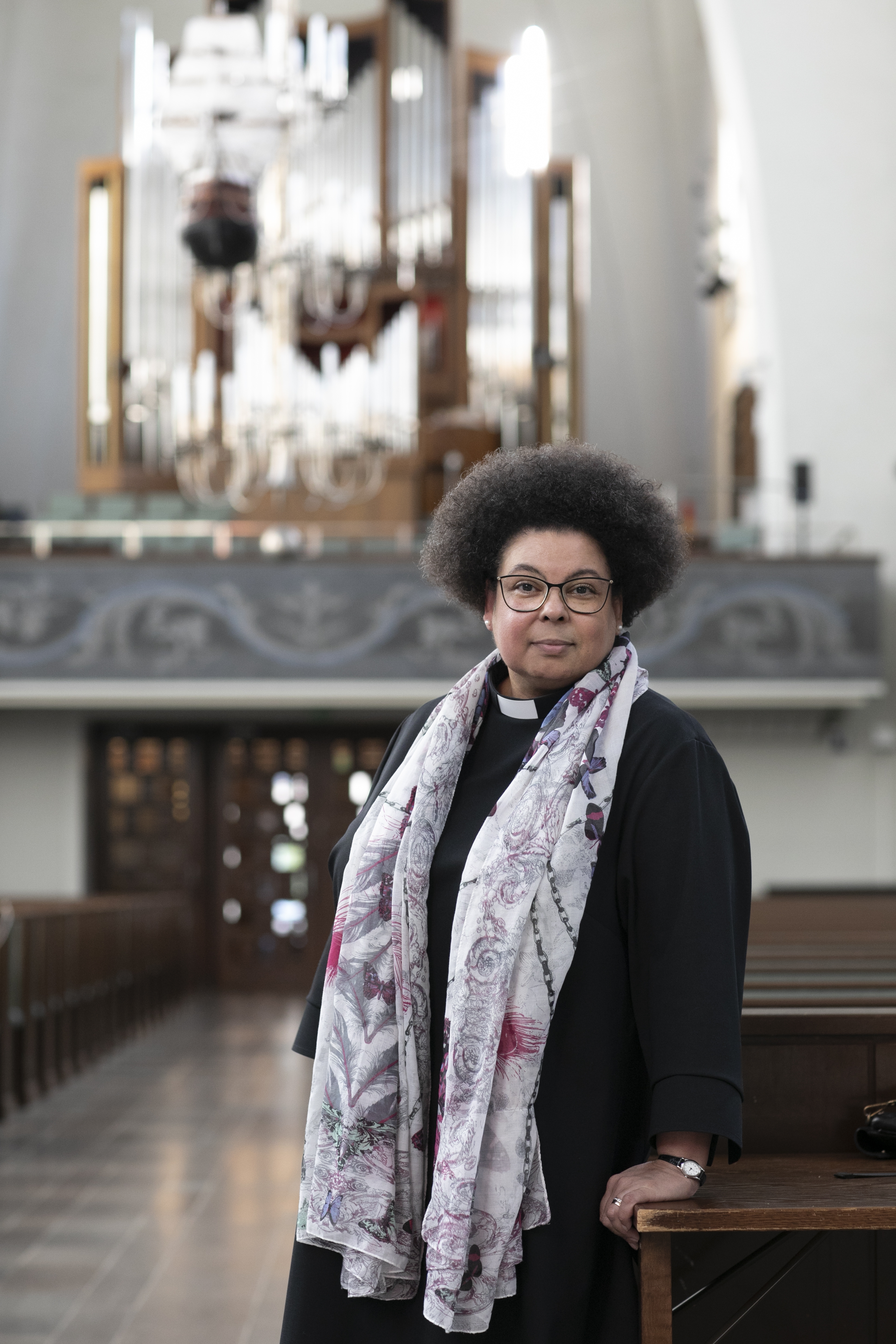 Anglikaaninen seurakunta toimii Mikael Agricolan kirkolla ja tekee yhteistyötä Helsingin tuomiokirkkoseurakunnan kanssa. Maria Obafemi-Onuigbo on työskennellyt myös Tuomiokirkkoseurakunnan pappina.