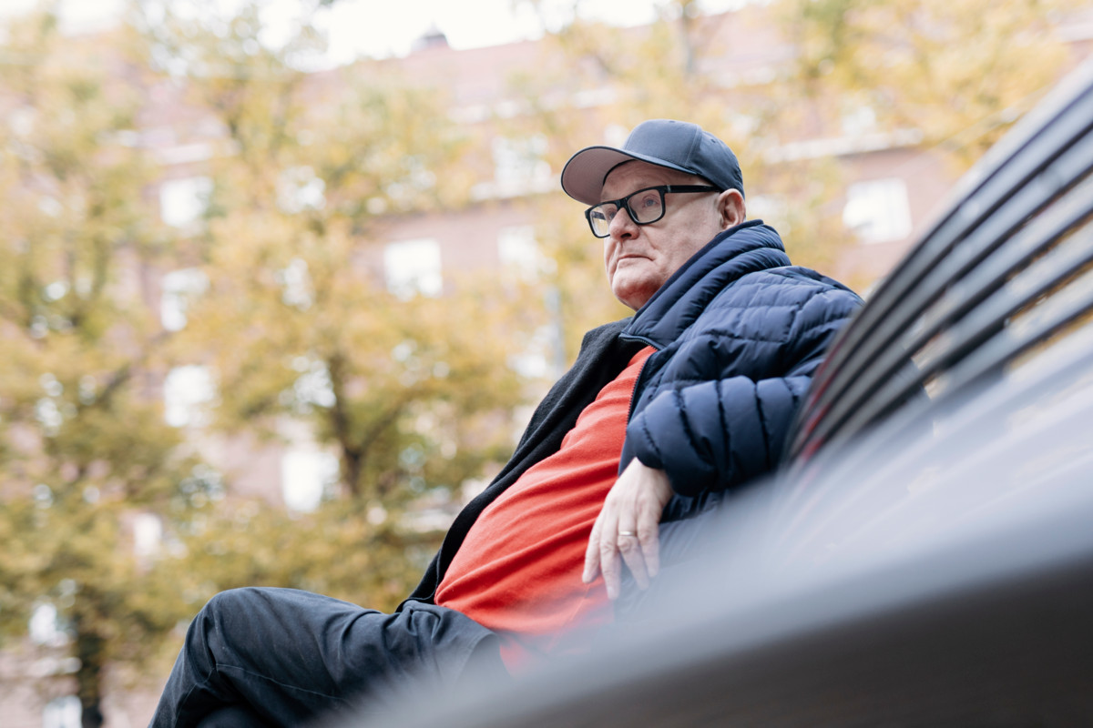 Ruben Stillerin pitkä ura Yleisradiossa on päättymässä. Suositun Stiller-radio-ohjelman viimeinen lähetys on joulukuussa. Hän jää Ylestä eläkkeelle ensi keväänä, mutta aikoo jatkaa aktiivista mediauraansa.