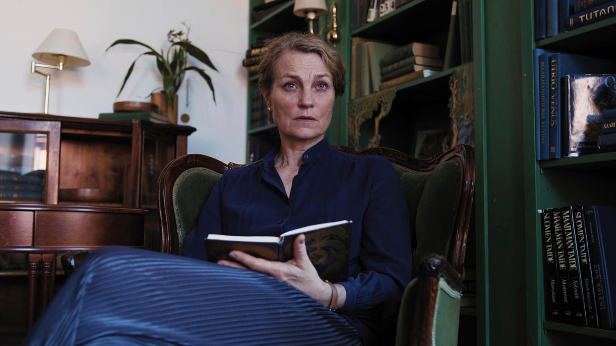 Jonna Järnefeltin esittämä Anu on psykoterapeutti, joka kiinnostuu asiakkaansa Heloisan elämästä hieman liikaa.