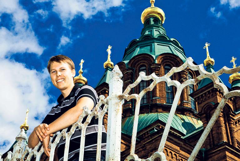 Taituri. Mikko Sidoroffin johtamat kuorot ovat saaneet arvostettuja kuoropalkintoja ja hehkuttavia kritiikkejä. Kuva: Sirpa Päivinen