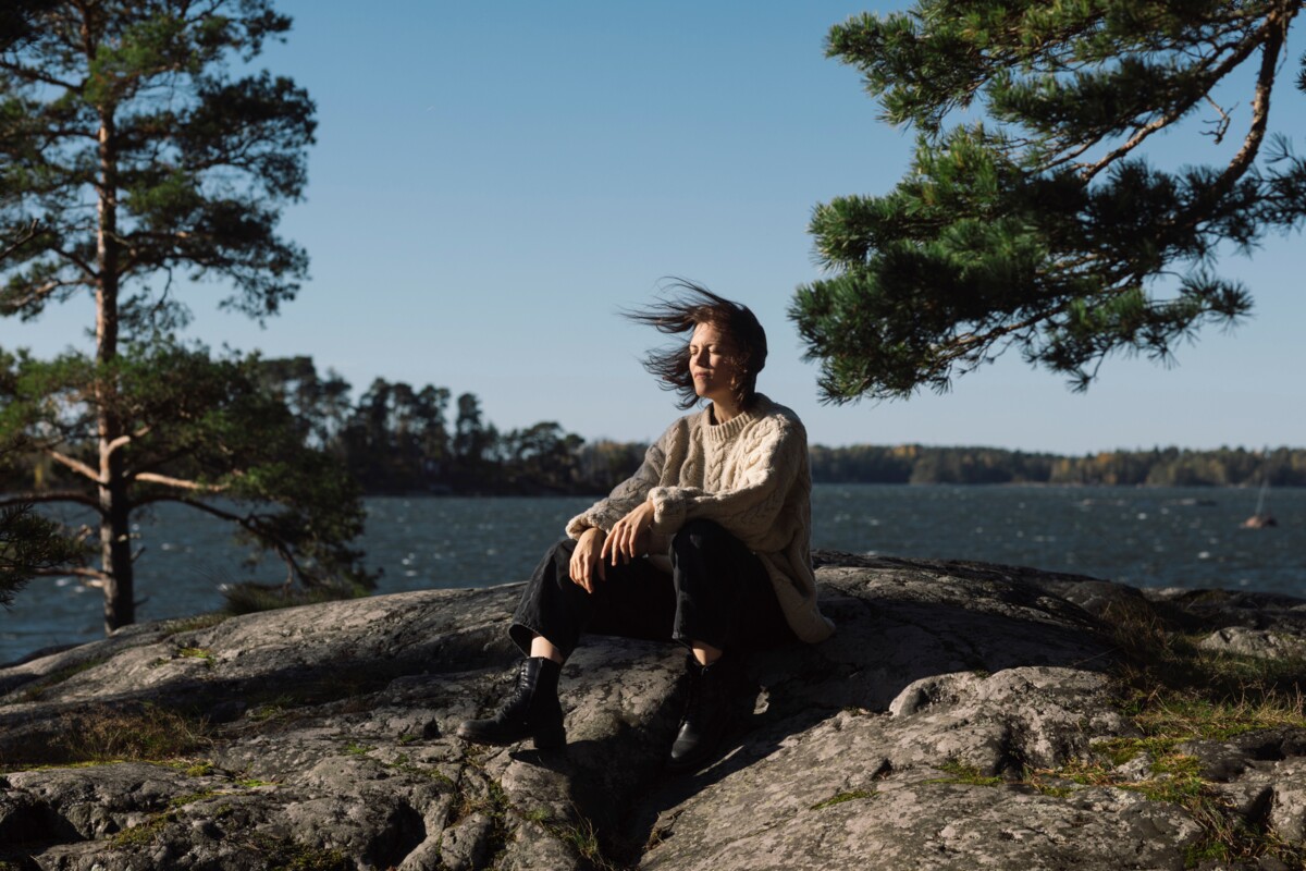 ”Mitä syvemmin prosessoin asioita itsessäni, sen parempi on yhteys itseen ja toisiin”, sanoo Ylva Haru.