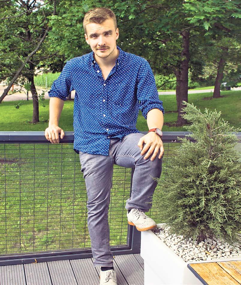 Aleksej Fedotov lomailee elokuussa tekemällä Trans-Mongolian matkan junalla. 