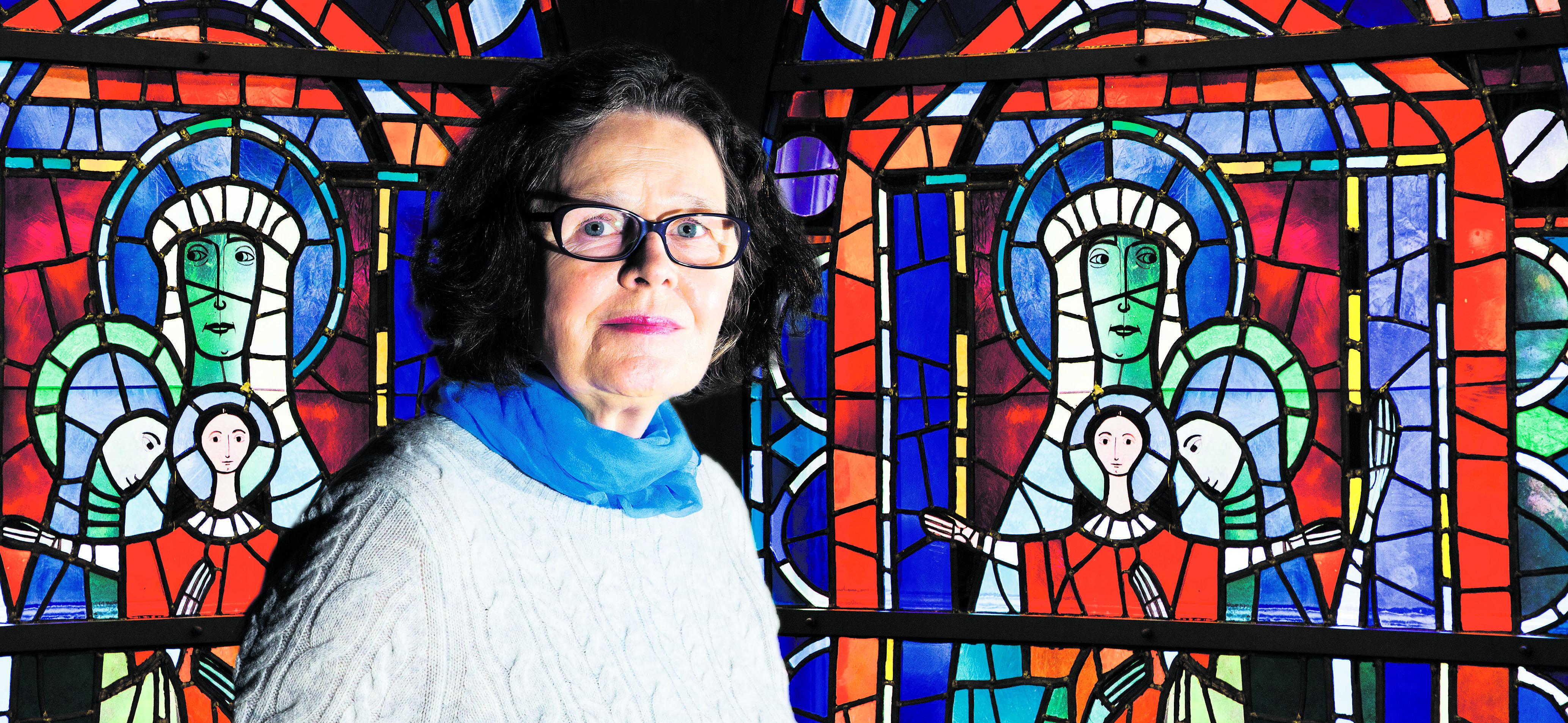 Kiinnostava äitihahmo. Anja Ghisellin mukaan Mariaa on kuvattu taiteessa enemmän kuin ketään muuta naista koko maailmanhistoriassa. Uusimmissa suomalaisissa luterilaisissa kirkoissa ei silti näy hänen kuviaan.