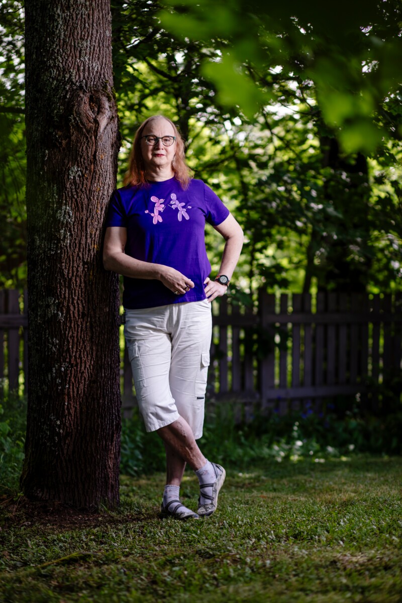 Unni Leino on itse toiminut aktiivisena reserviläisenä viime vuosiin asti. Hän on sotilasarvoltaan kapteeniluutnantti.