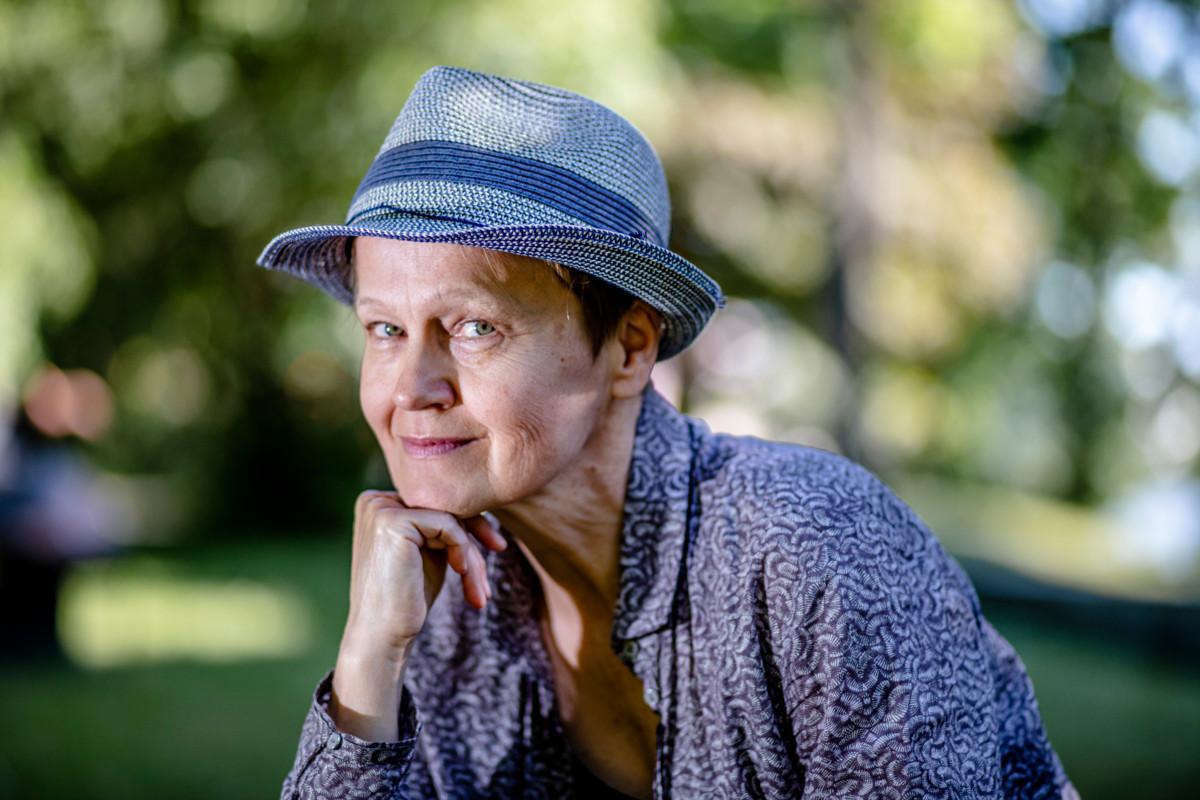 Kirjailija Helena Sinervo kirjoittaa äidin ja tyttären kimurantista suhteesta.