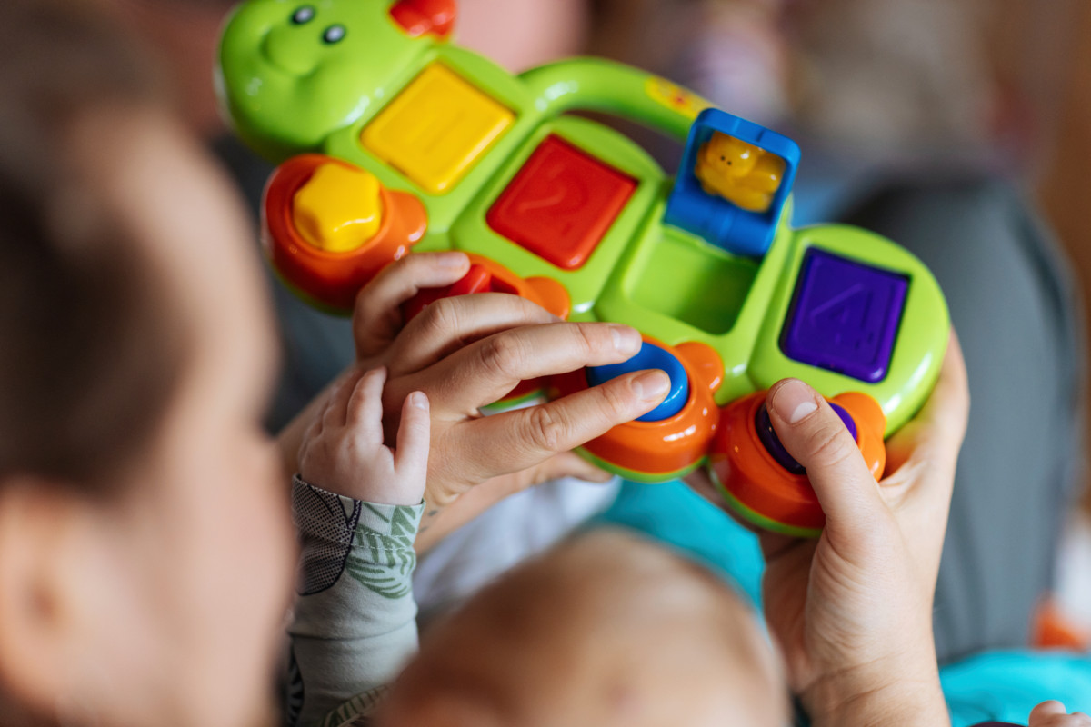 ”Lapsia pitäisi tehtailla lisää, mutta siihen ei taloudellisesti kannusteta”, 33-vuotias odottava äiti ihmettelee Kirkko ja kaupungin köyhyyskyselyssä.