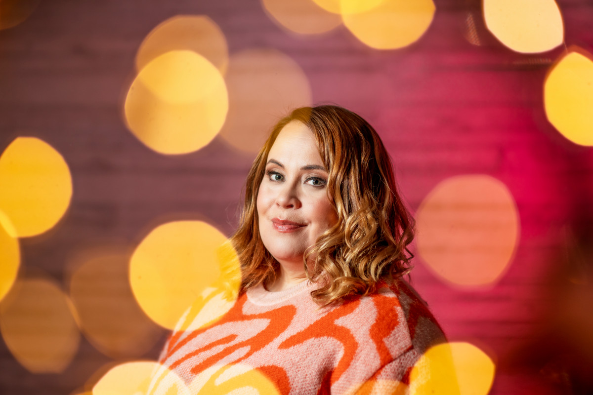 ”Joulukonsertissani saa nauttia sävelistä ja sanomasta ja niiden myötä voi laskeutua jouluun”, sanoo Hanna Kinnunen.