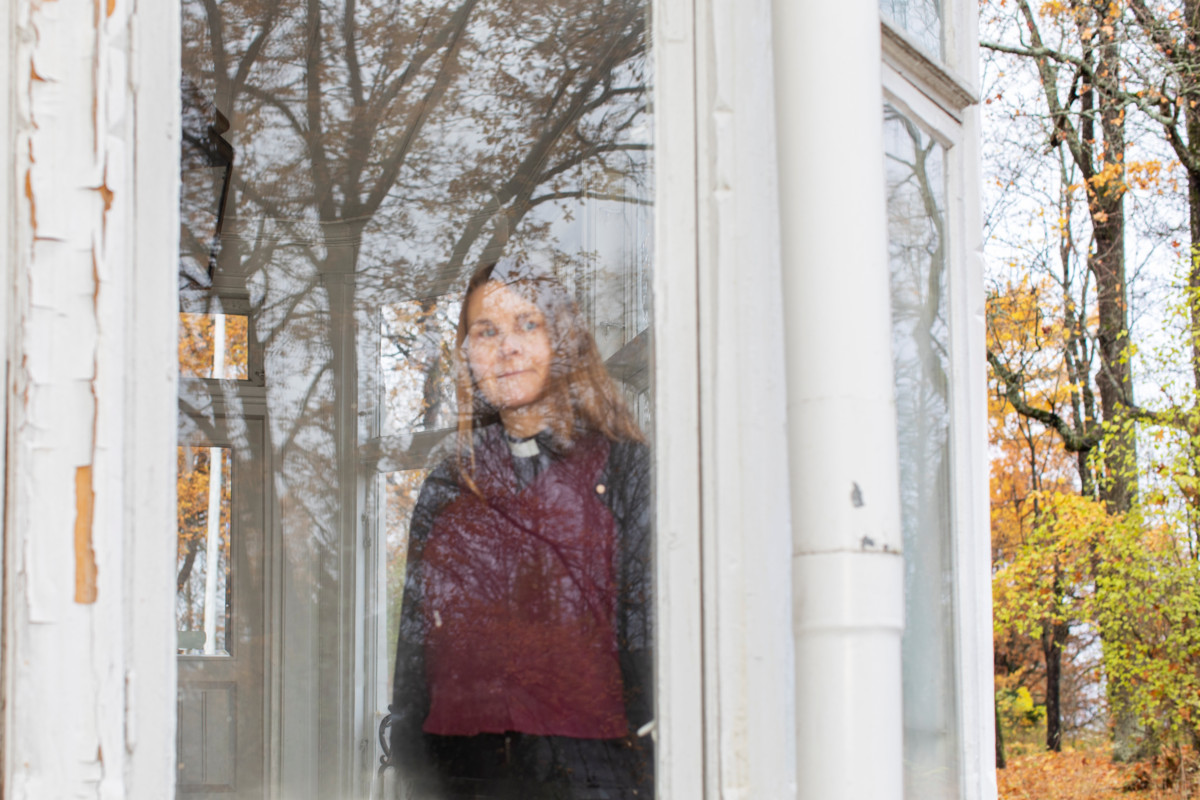 ”Minulle on tärkeää, että saan pappina toteuttaa myös hengellisen ohjauksen tehtävää”, sanoo Tiina Palmu.