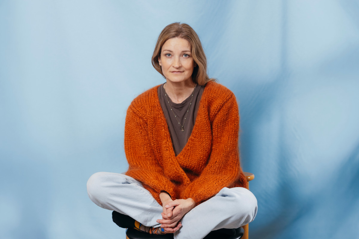 ”Lapsuudenperheessäni hengellisyyteen suhtauduttiin vähän samalla tavalla kuin seksuaalisuuteen: se oli jokaisen henkilökohtainen asia”, Matleena Kuusniemi sanoo.