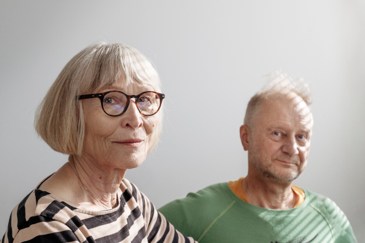 Lähellä elämän loppua oleva voi pyytää itselleen tueksi vapaaehtoisen saattajan. Marja Mutanen ja Jussi Riku Helander toimivat saattohoidon vapaaehtoisina Itä-Helsingissä. 