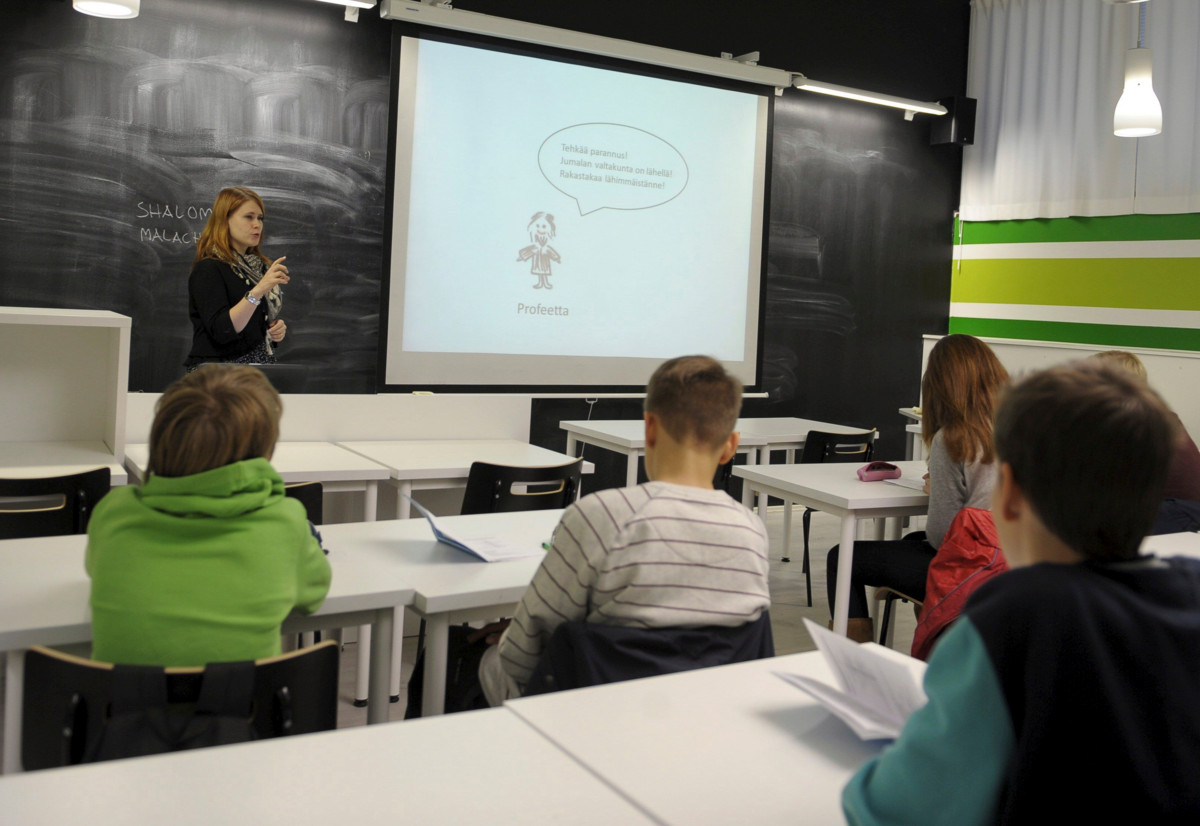 Kulosaaren yhteiskoulussa pidettiin yhdistettyä uskonnon ja elämänkatsomustiedon tuntia vuonna 2013. Nyt tätä opetuksen mallia halutaan laajentaa Helsingissä.