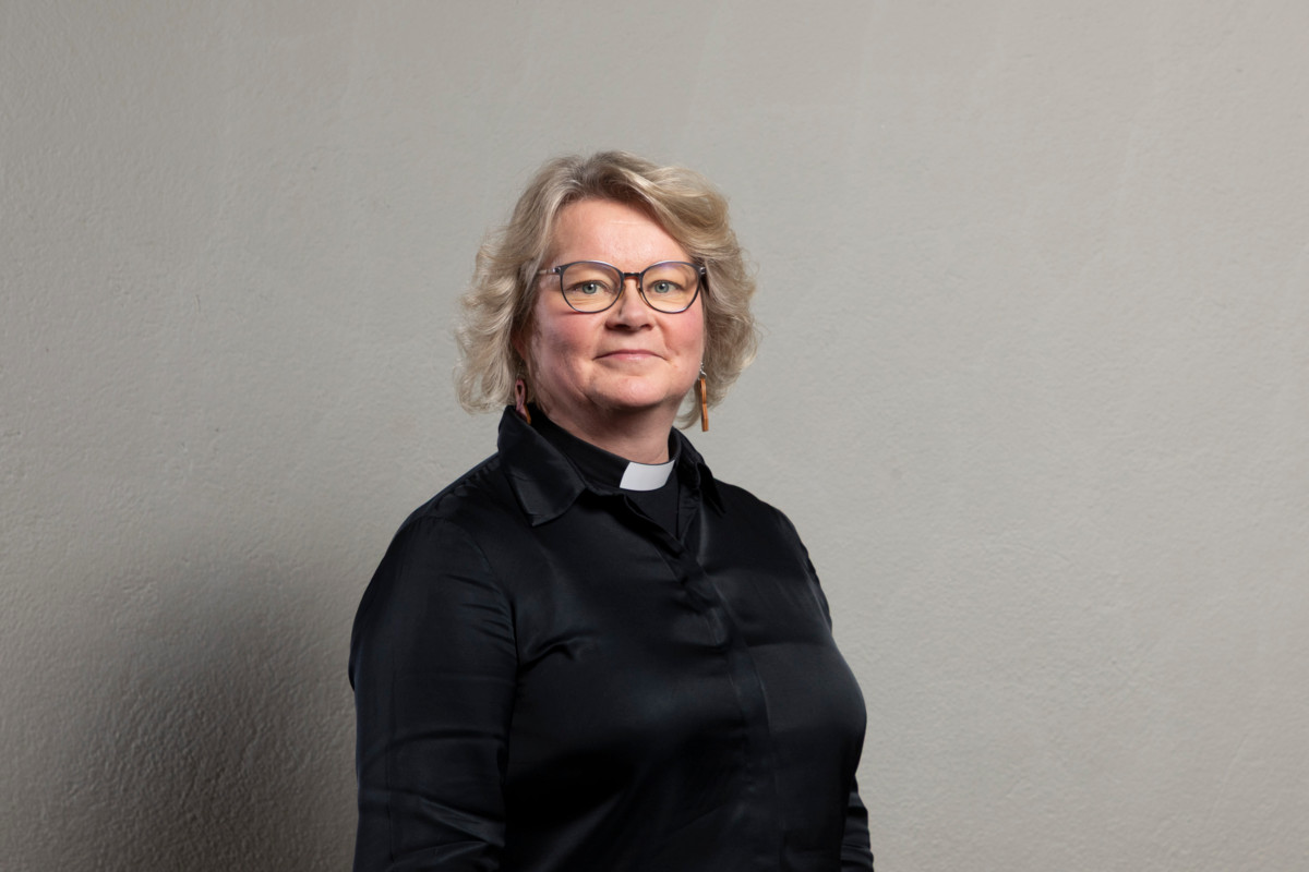 Mari Mattsson: Jeesus sanoo lähetyskäskyssään: ”Minulle on annettu kaikki valta taivaassa ja maan päällä. Menkää ja tehkää.” Haluan kutsua nuoria ja nuoria aikuisia rakentamaan sellaista kirkkoa ja seurakuntaa, joka on heidän tarpeistaan syntyvä, elävä, merkityksellinen ja kutsuva yhteisö. Haluan sanoa heille jokaiselle, että juuri sinulla on kaikki valta kirkossa ja Tuomiokirkkoseurakunnassa tulla, tehdä ja vaikuttaa asioihin niin, että koet tämän yhteisön omaksesi vielä viiden, kymmenen ja viidenkymmen vuoden kuluttua. 