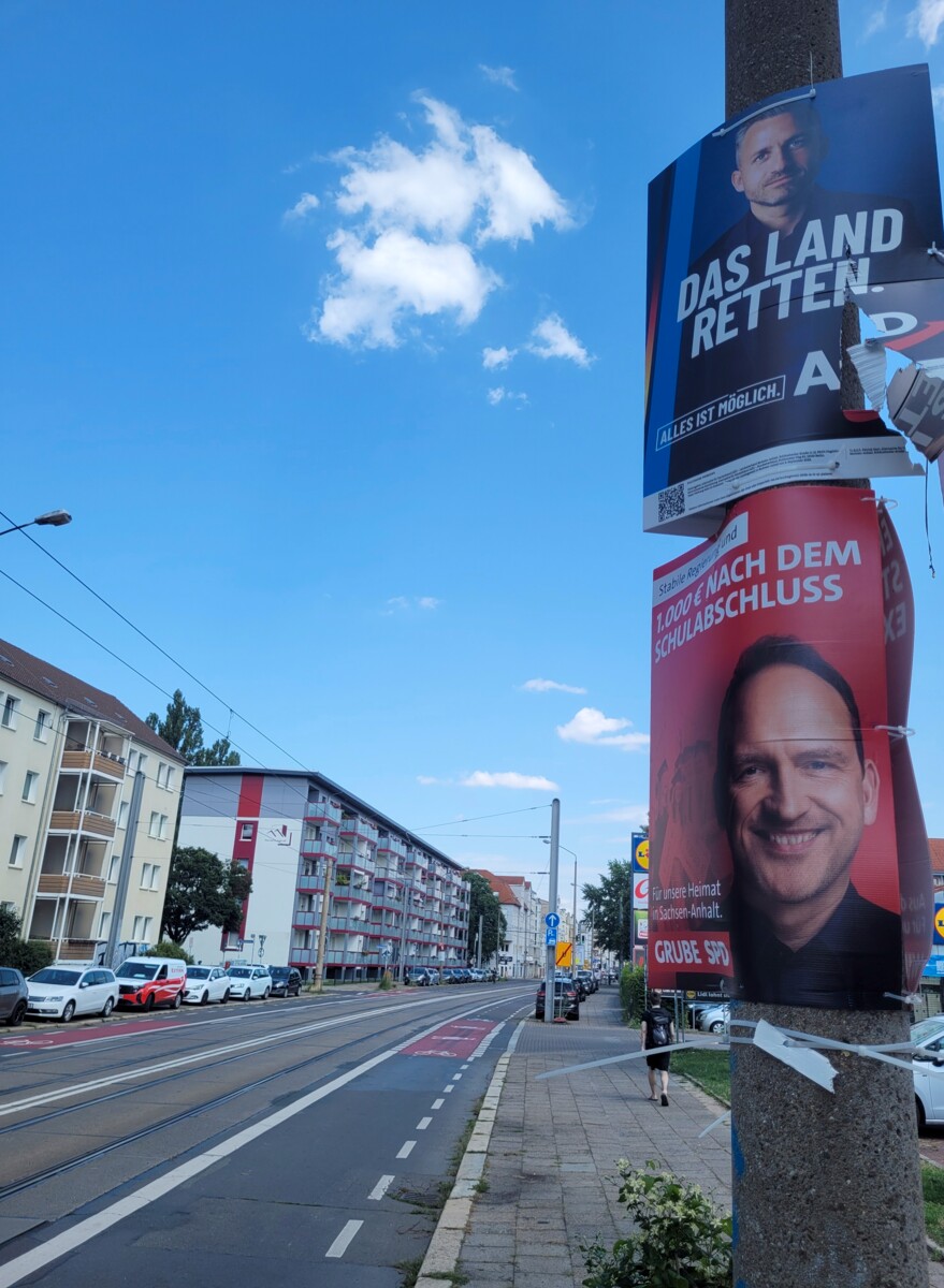 Vaalimainontaa Magdeburgissa: ylempänä olevassa vaalimainoksessa AfD lupaa pelastaa osavaltion. Saksi-Anhalt on itäisen Saksan puolella sijaitseva noin 2,2 miljoonan asukkaan osavaltio. Kuva: Maarit Lukkarinen