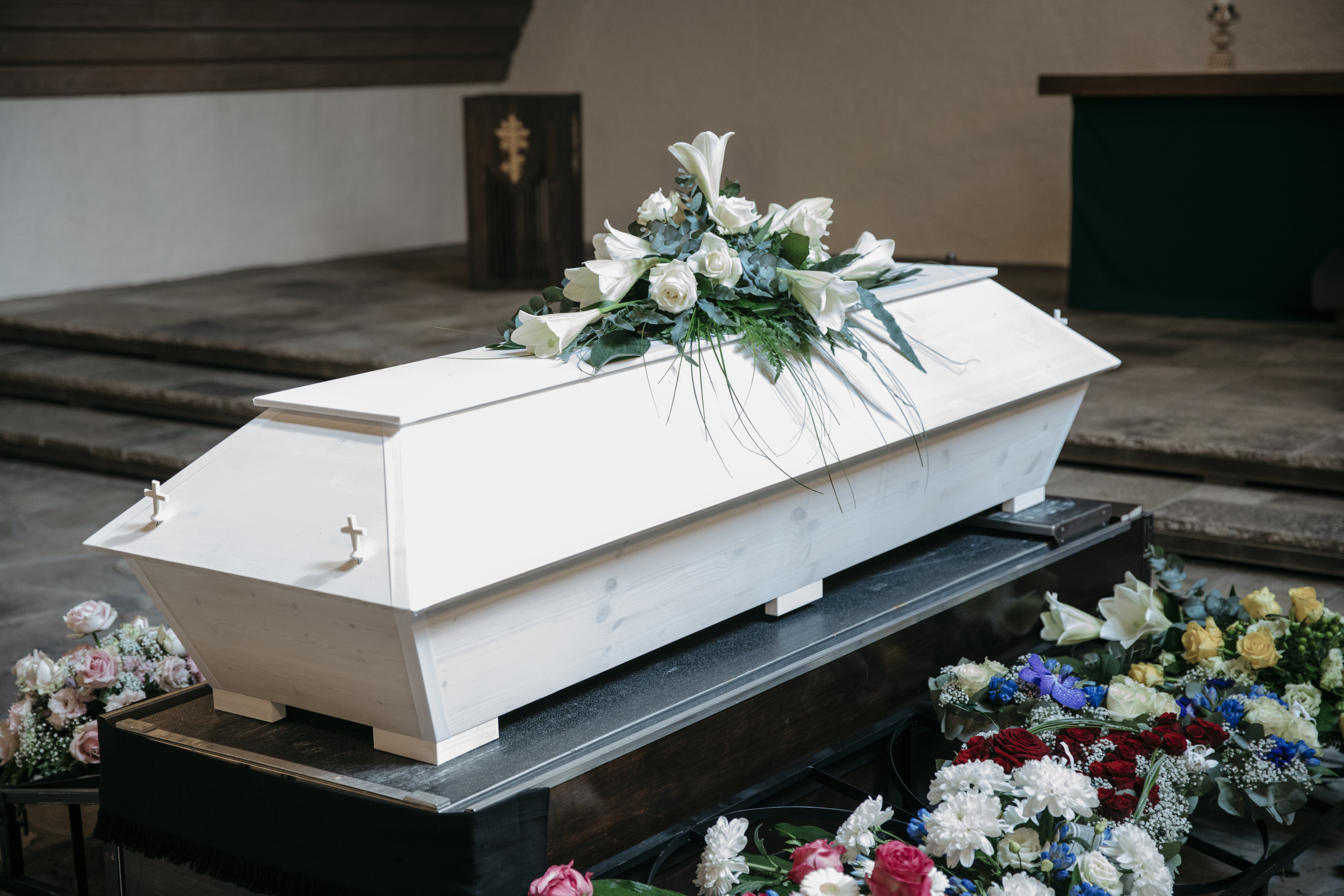 Rekolan seurakunnan retkellä saa tietoa esimerkiksi erilaisista hautaustavoista.