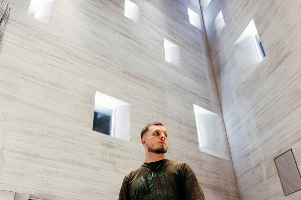 Ilomantsista Vantaalle muuttanut Akseli Haaranen löysi ensin tiensä jumalanpalveluksiin Tikkurilan kirkolle. Tammikuussa 2026 hän aloittaa nuorten miesten raamattupiirin toisena vetäjänä.