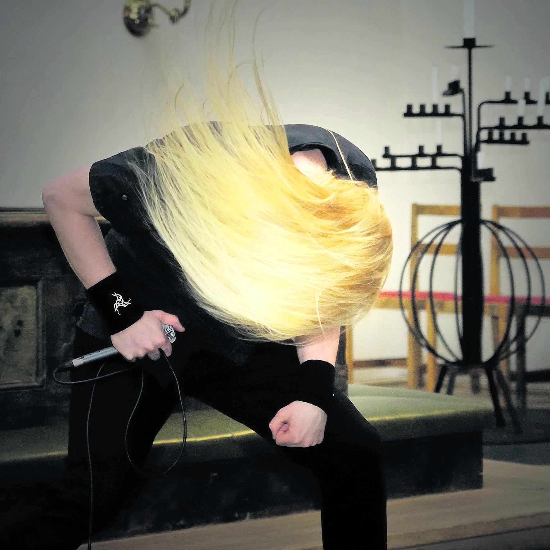 Metallimessussa. Solisti Miika Partala esiintyi Tukholman Metallimessussa helmikuussa 2011.