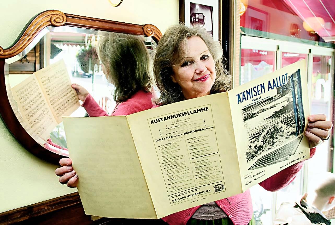 — Viihde huomioi tavallisen ihmisen tunteet, sanoo suomalaisen viihteen historioitsija Maarit Niiniluoto.