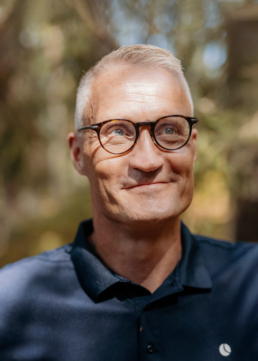 Jarno Limnéll toivoisi, että mediassa tuotaisiin turvattomuutta herättävien uutisten ohella enemmän esiin myös turvallisuudentunnetta herättäviä puheenvuoroja. ”Moni asia on täällä meillä Suomessa todella hyvin” Limnéll toteaa. 