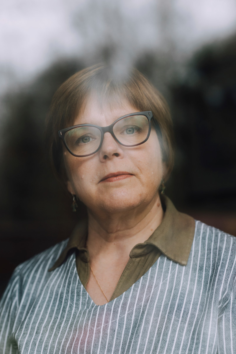 ”Nyt puhutaan koko ajan, että ihmisiä pitäisi aktivoida, mutta vähäisetkin lisätulot johtavat heti tuen vähenemiseen”, Anita Salonen sanoo.