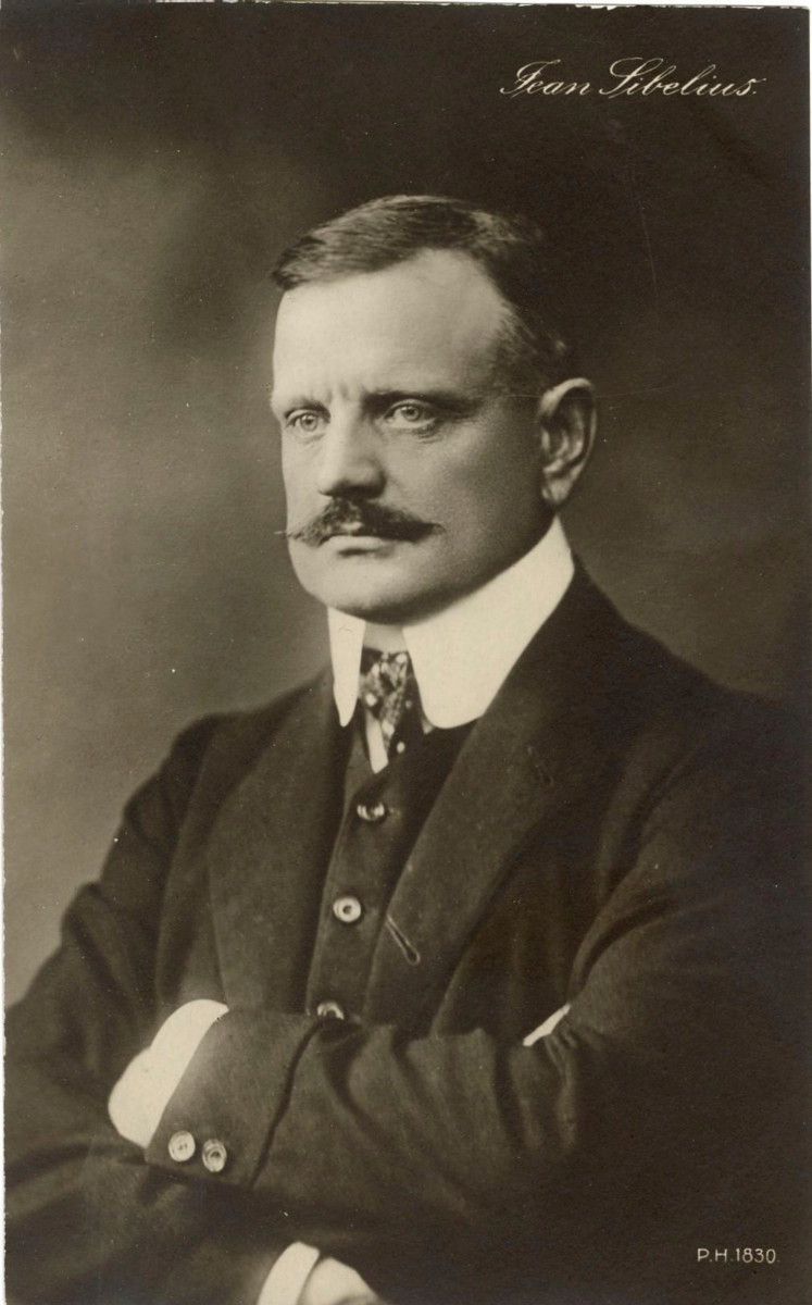 Kun Kallion kirkko vihittiin käyttöön syyskuussa 1912, Jean Sibelius oli 47-vuotias ja jo maailmankuulu säveltäjä. Kuva on julkaistu samana vuonna. Kuva: Paul Heckscher / Sibelius-museon arkisto.