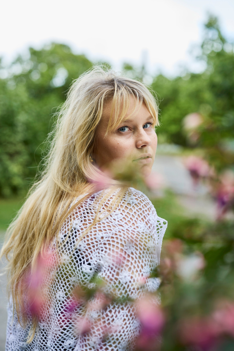 ”Toivoisin paljon lempeyttä itseä ja muita kohtaan. On todella vaikeaa taistella suorituspaineita vastaan, kun koko maailma tuntuu kannustavan ihan muualle”, Riina Tanskanen sanoo.